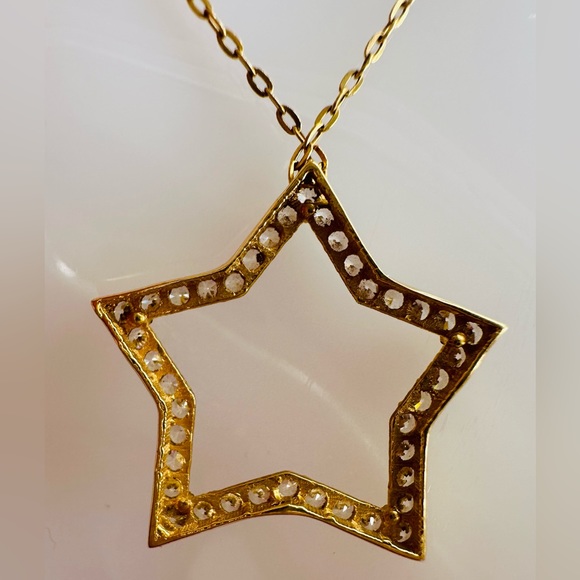 Dainty Star with Zirconia Stone Necklace. 💛 Real 18 Karat Solid Gold Jewelry 💛 - Picture 4 of 11